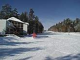 Горнолыжный склон и кафе(слева)